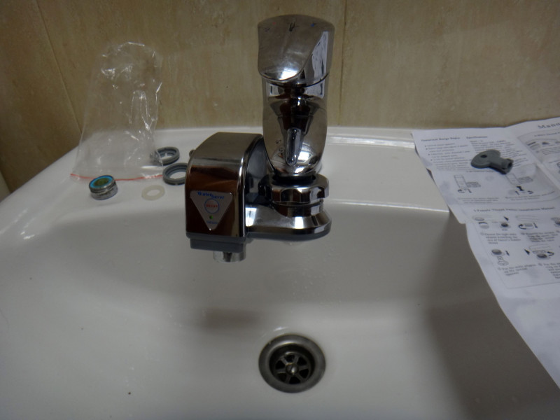 GearBest: Автоматический дозатор воды насадка на водопроводный кран с сенсором