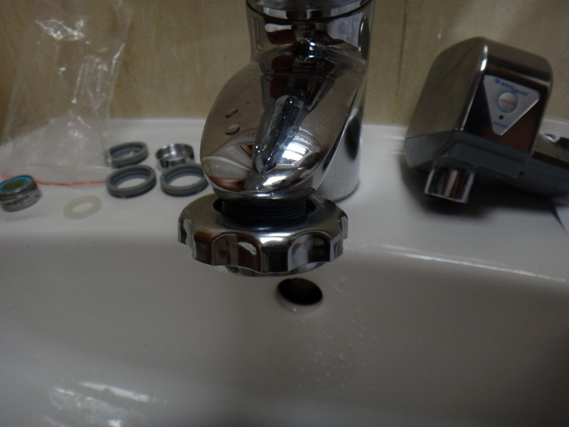GearBest: Автоматический дозатор воды насадка на водопроводный кран с сенсором