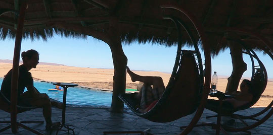 Бассейн возле отеля «Rostock Ritz Desert Lodge»