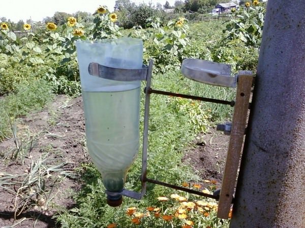 На фото самый простой вариант дачного рукомойника рукомойник для дачи своими руками