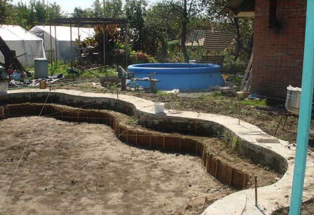 a_homebuilt_swimming_pool_thats_pretty_awesome_640_08