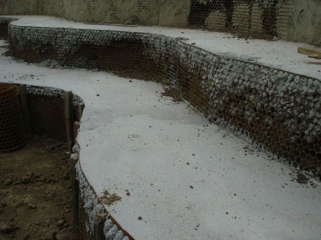 a_homebuilt_swimming_pool_thats_pretty_awesome_640_12