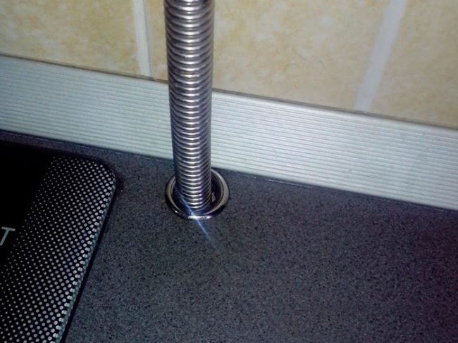 Маскировка газовой трубы