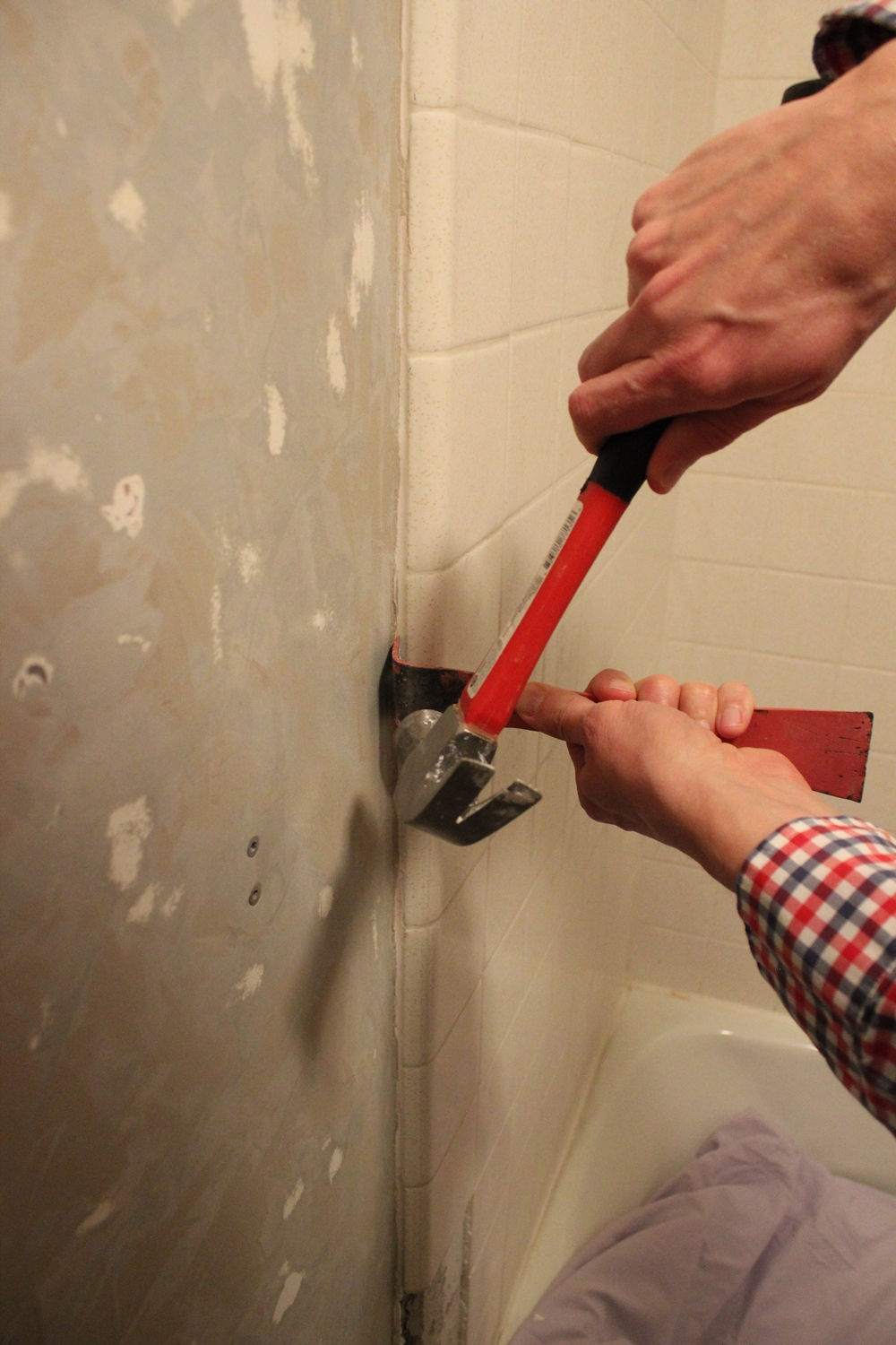 DIY Remove Tub Surround Tile - with hammer