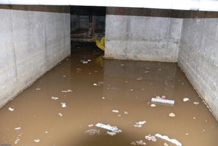 Серьезный вред грунтовыми водами наносится также подвалам и погребам