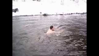swimming in the cold water плавание в ледяной воде 33 гребка