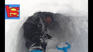 Застряли в снежной пещере Сделали Огромную ледяную горку Супер мангал на даче жарим шашлык тоннель