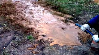 Продувка скважины. Cleaning the well.