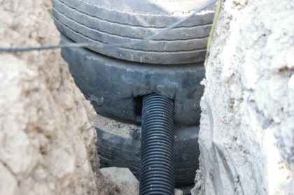 Подведение канализционной трубы к выгребной яме