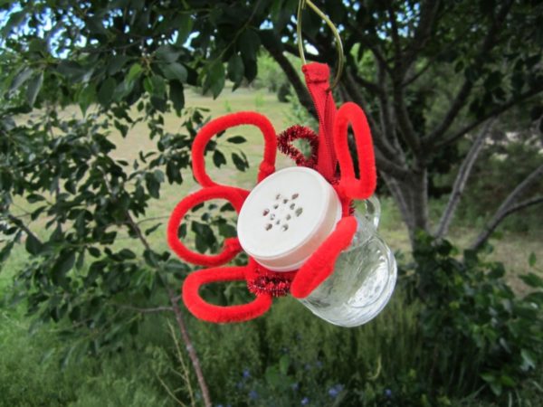 shaker hummingbird feeder