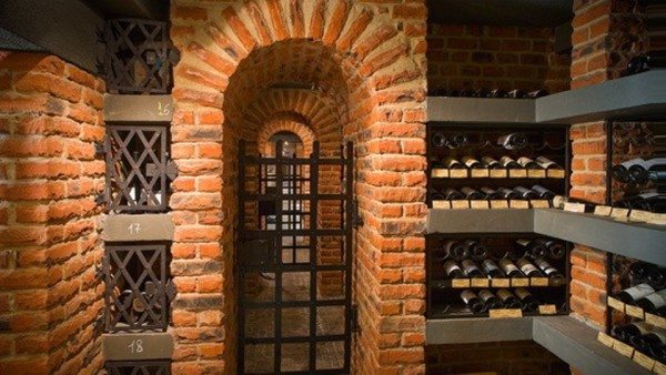 Кирпичное подземное помещение