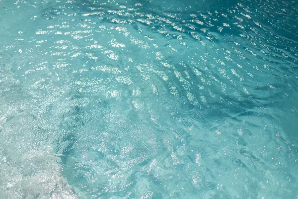 Вода в бассейне, море или океан — стоковое изображение Вода в бассейне, море или океан — стоковое фото