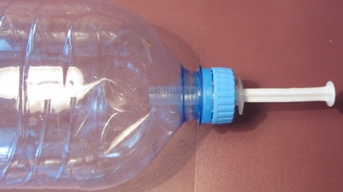 как сделать умывальник из пластиковой бутылки