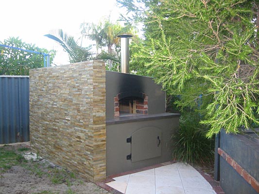 Wood fired pizza oven by Steve in Perth Australia.